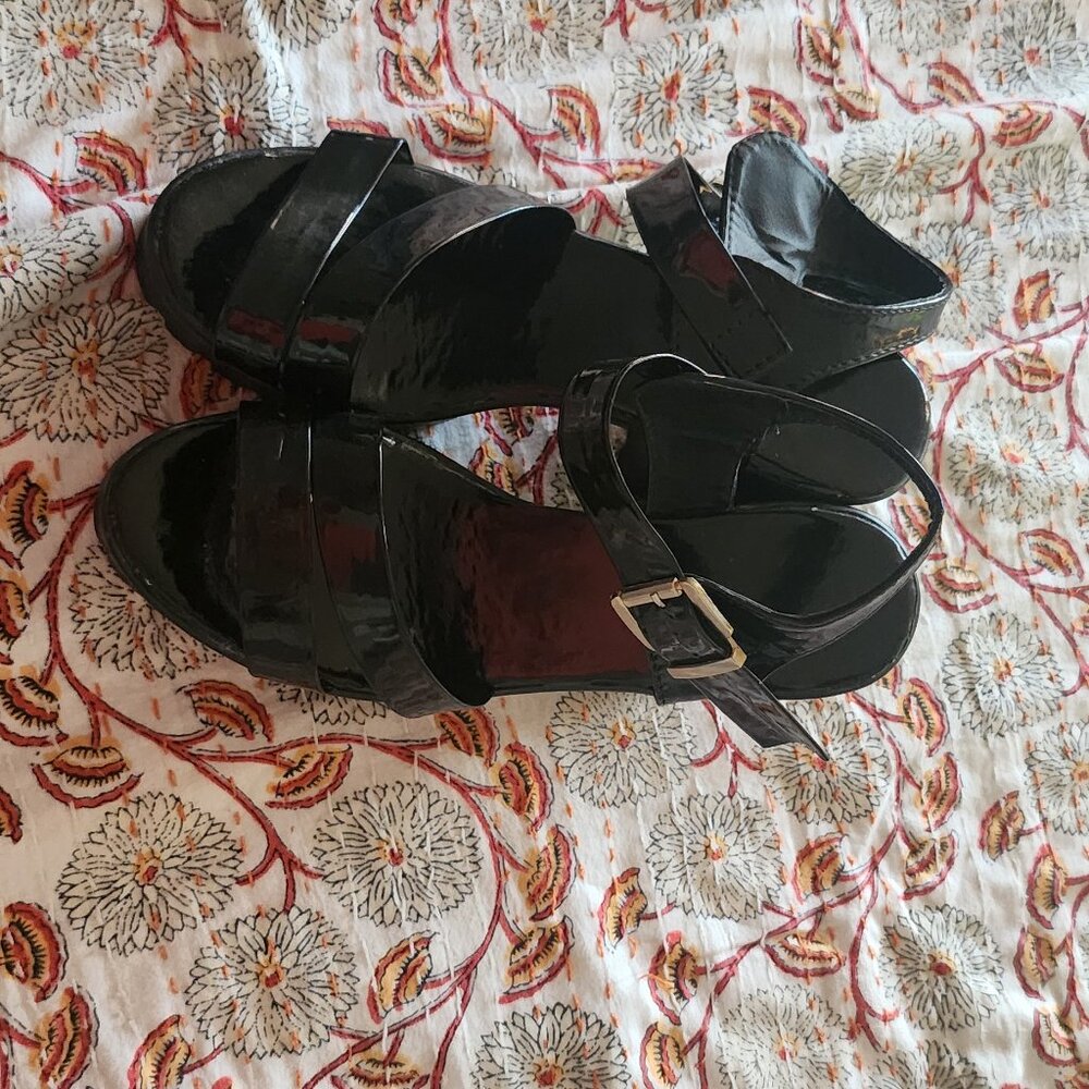 Faux Leather Cleated Chunky black Sandals - Picture 2 of 5
